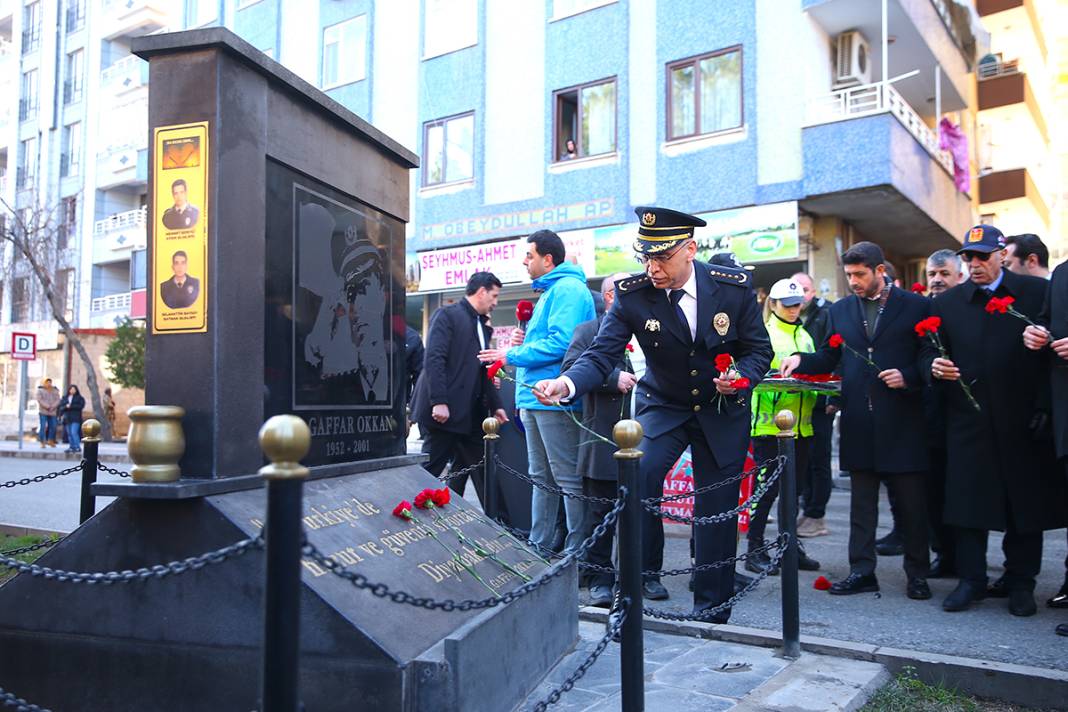 Şehit Emniyet Müdürü Ali Gaffar Okkan için Sakarya ve Diyarbakır'da anma töreni 17